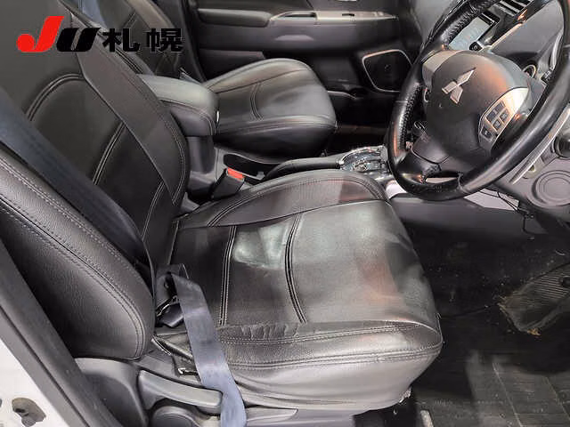 MITSUBISHI RVR