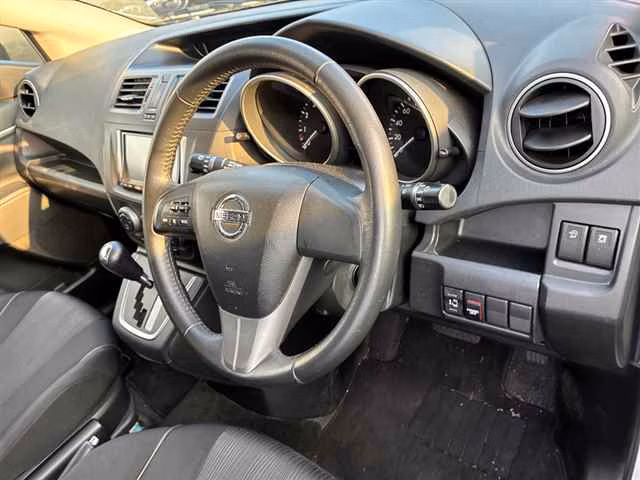 NISSAN LAFESTA