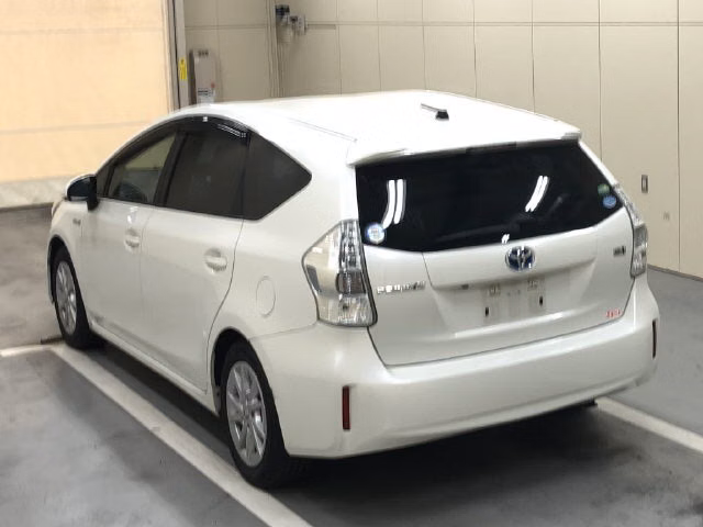 TOYOTA PRIUS ALPHA