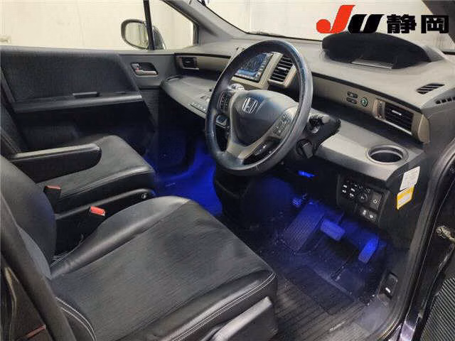 HONDA FREED SPIKE
