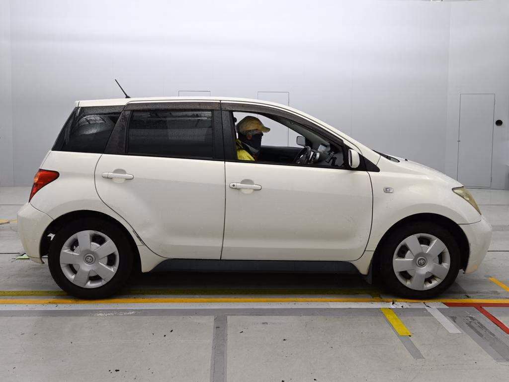 TOYOTA IST