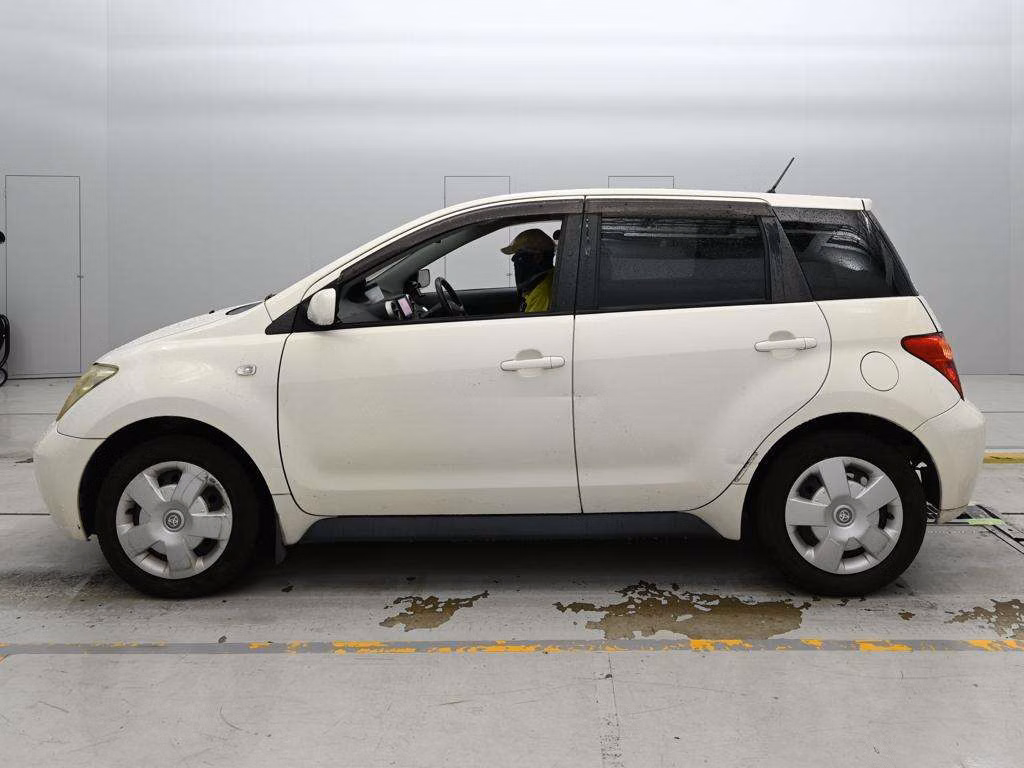 TOYOTA IST