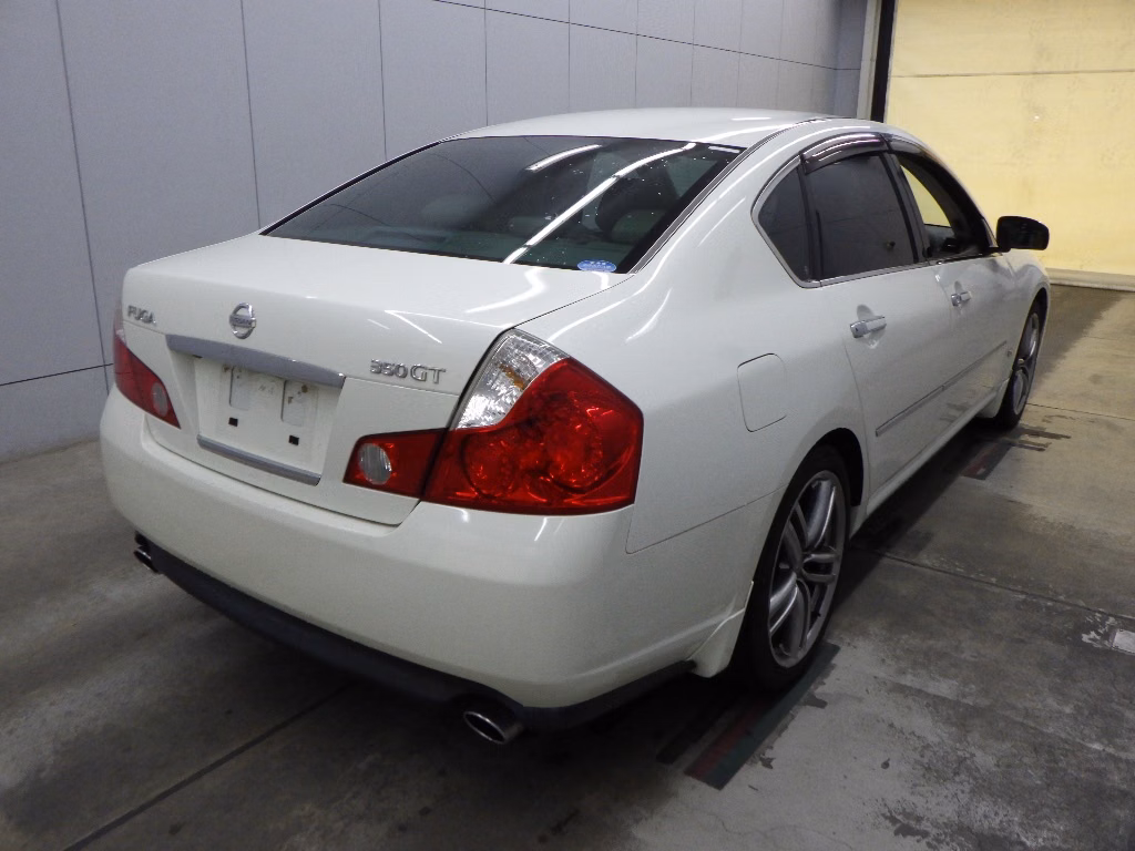 NISSAN FUGA