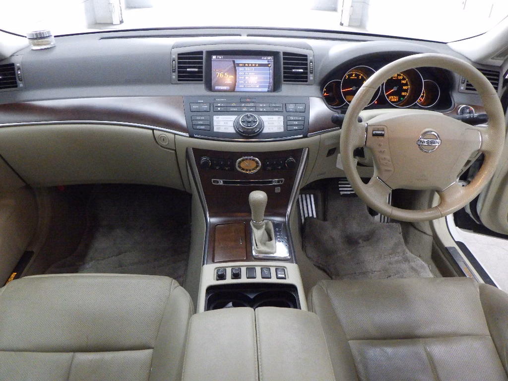 NISSAN FUGA