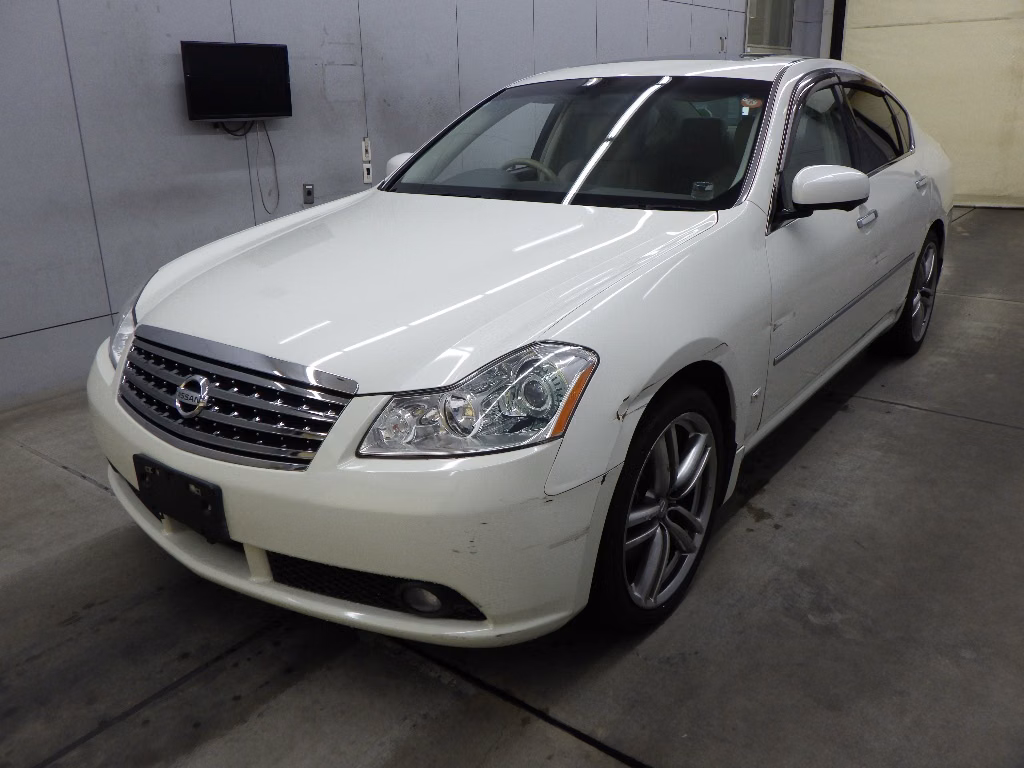 NISSAN FUGA