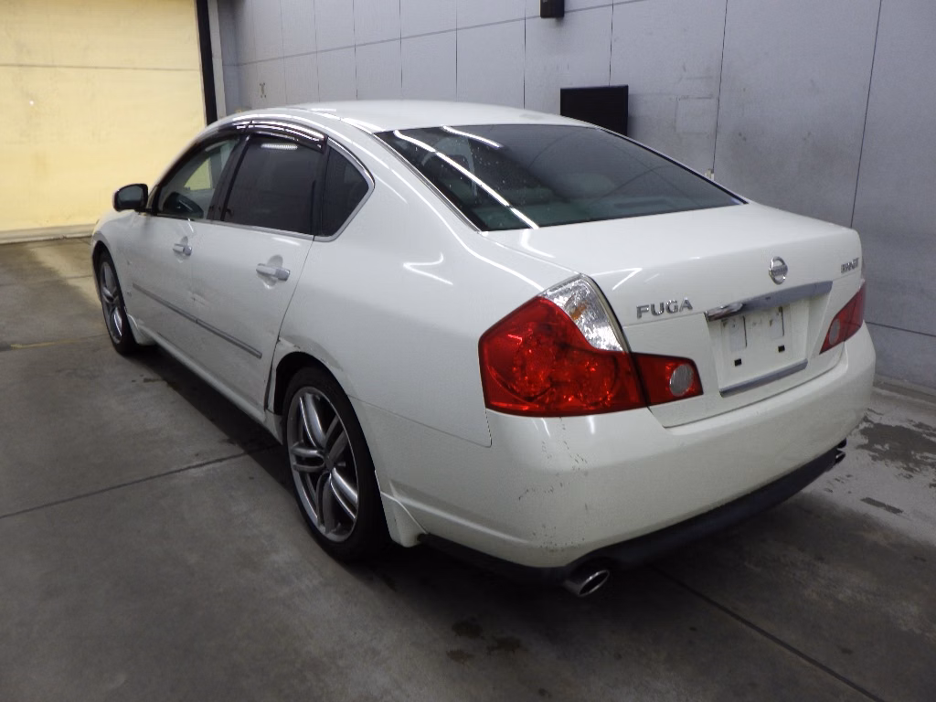 NISSAN FUGA