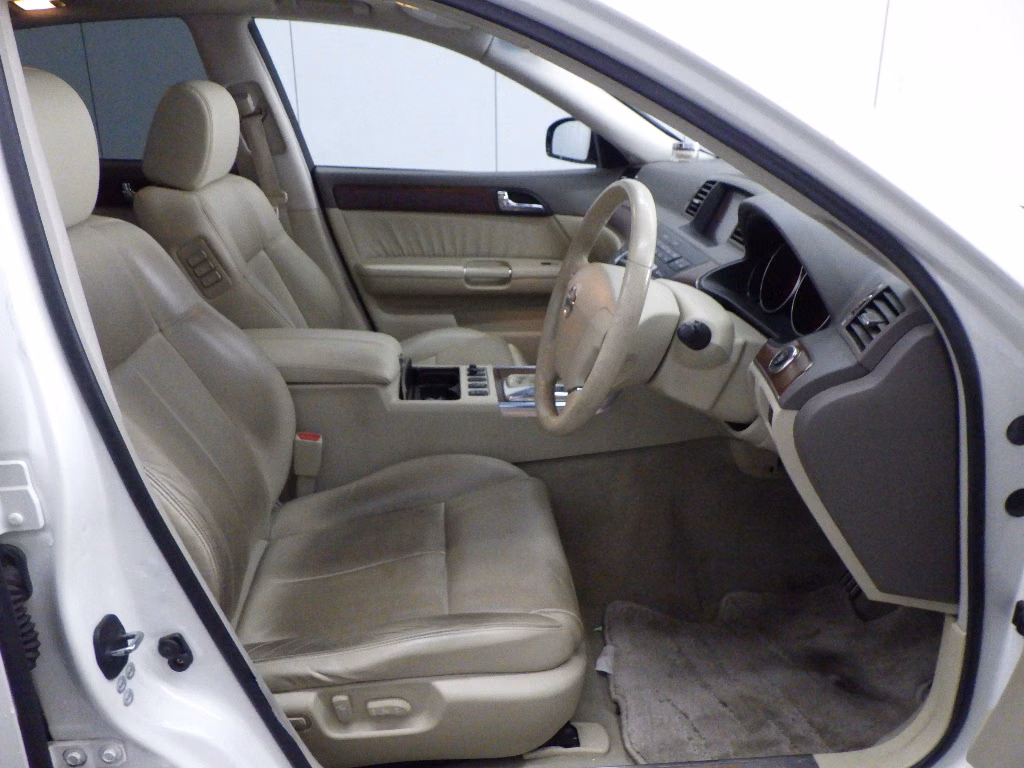 NISSAN FUGA