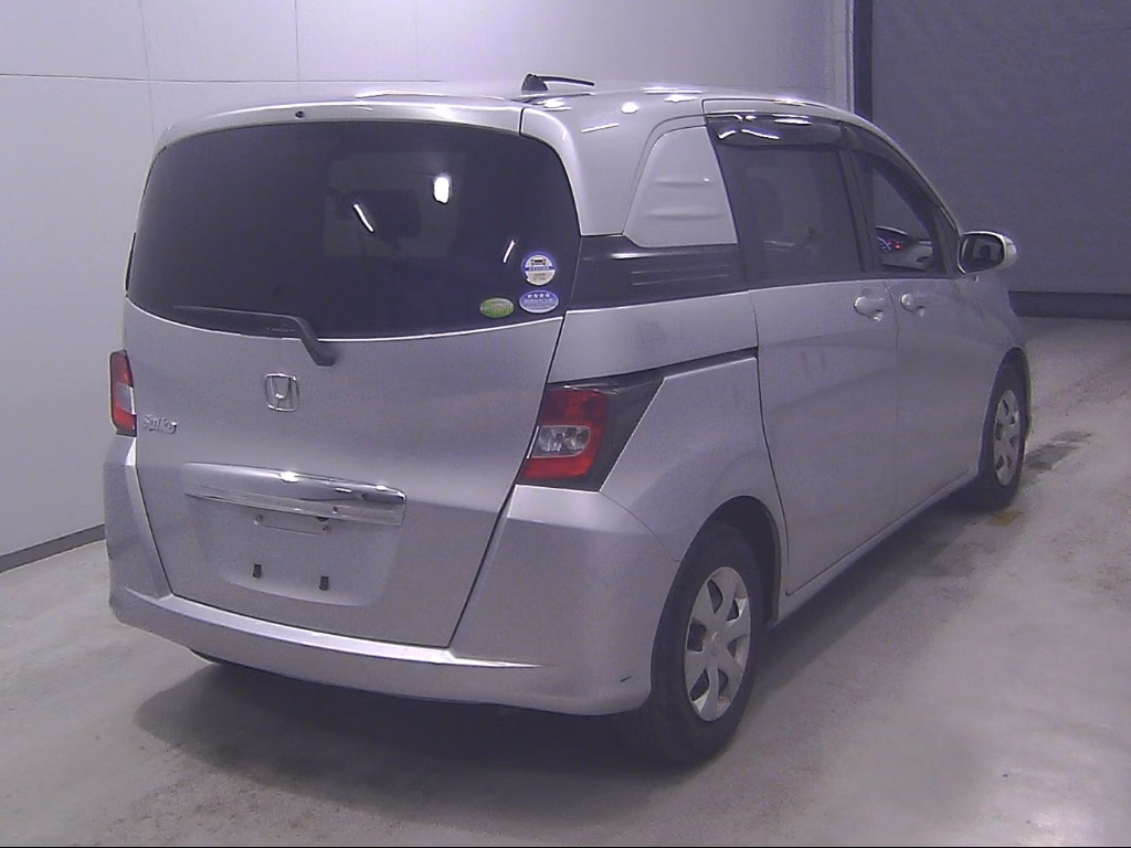 HONDA FREED SPIKE