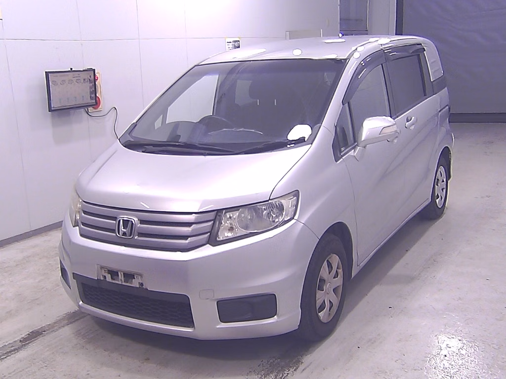 HONDA FREED SPIKE