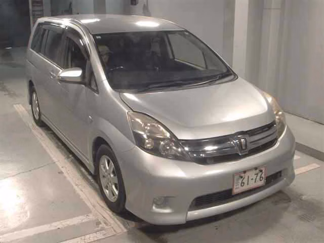 TOYOTA ISIS