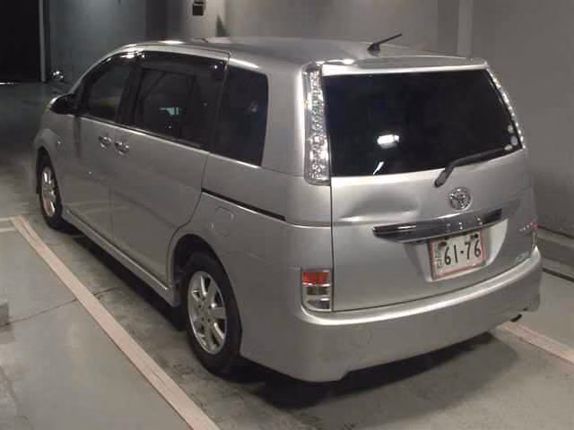 TOYOTA ISIS