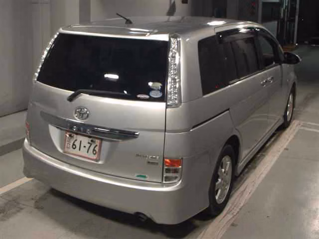 TOYOTA ISIS