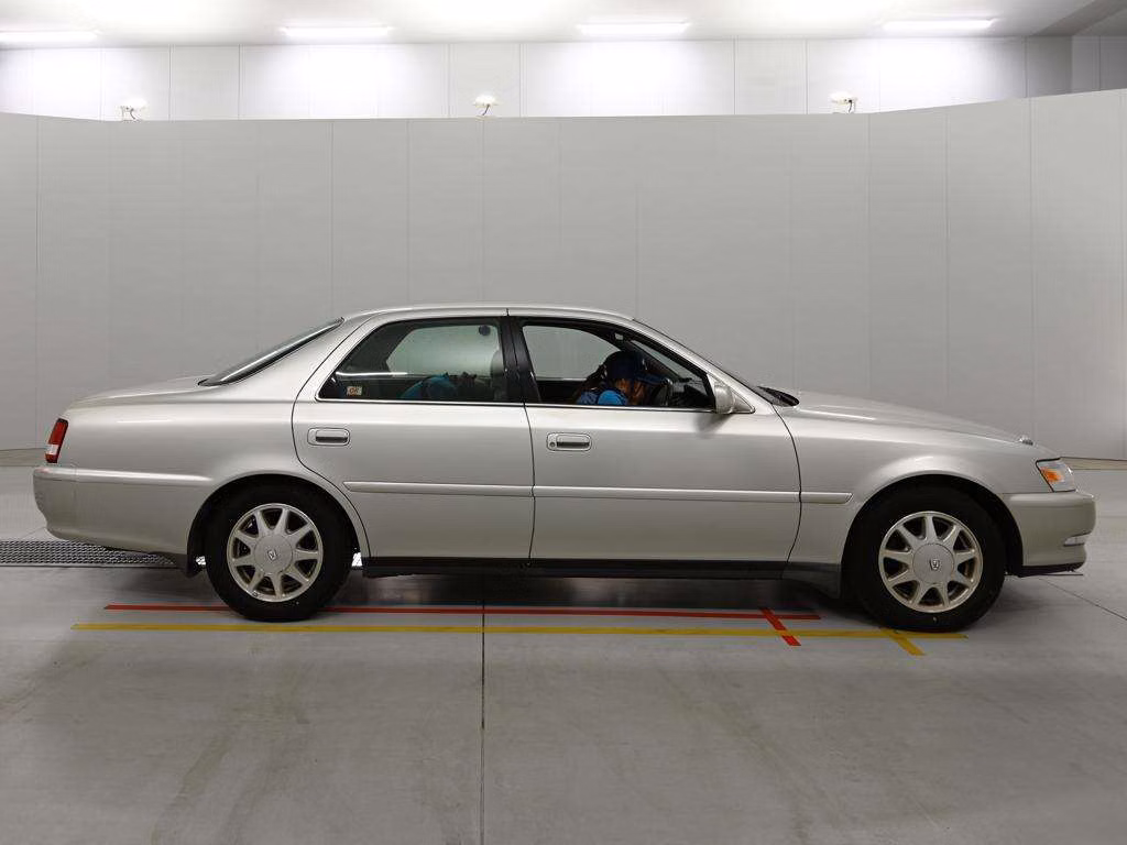 TOYOTA CRESTA