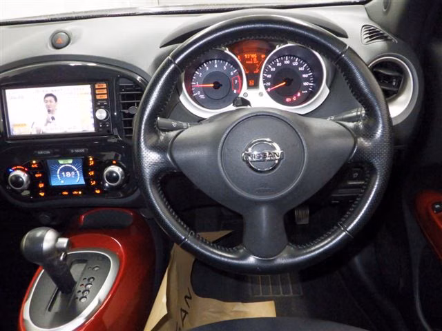 NISSAN JUKE