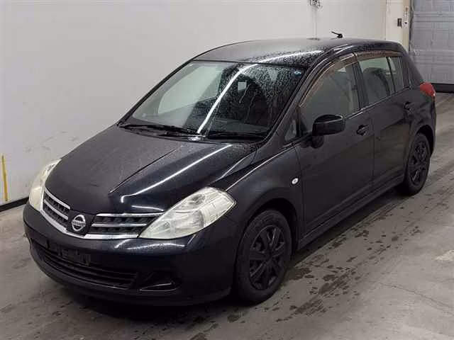 NISSAN TIIDA