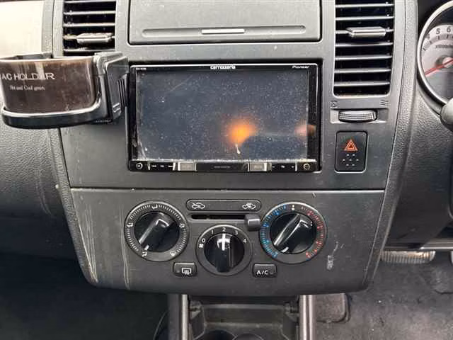 NISSAN TIIDA