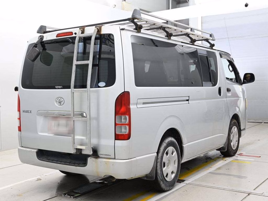 TOYOTA REGIUS ACE