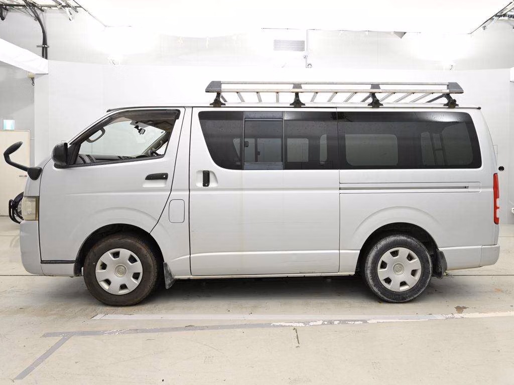 TOYOTA REGIUS ACE