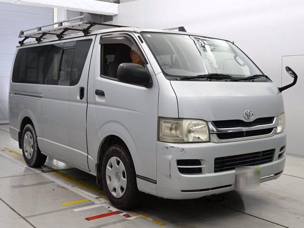 TOYOTA REGIUS ACE