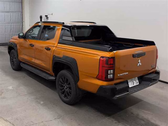 MITSUBISHI TRITON