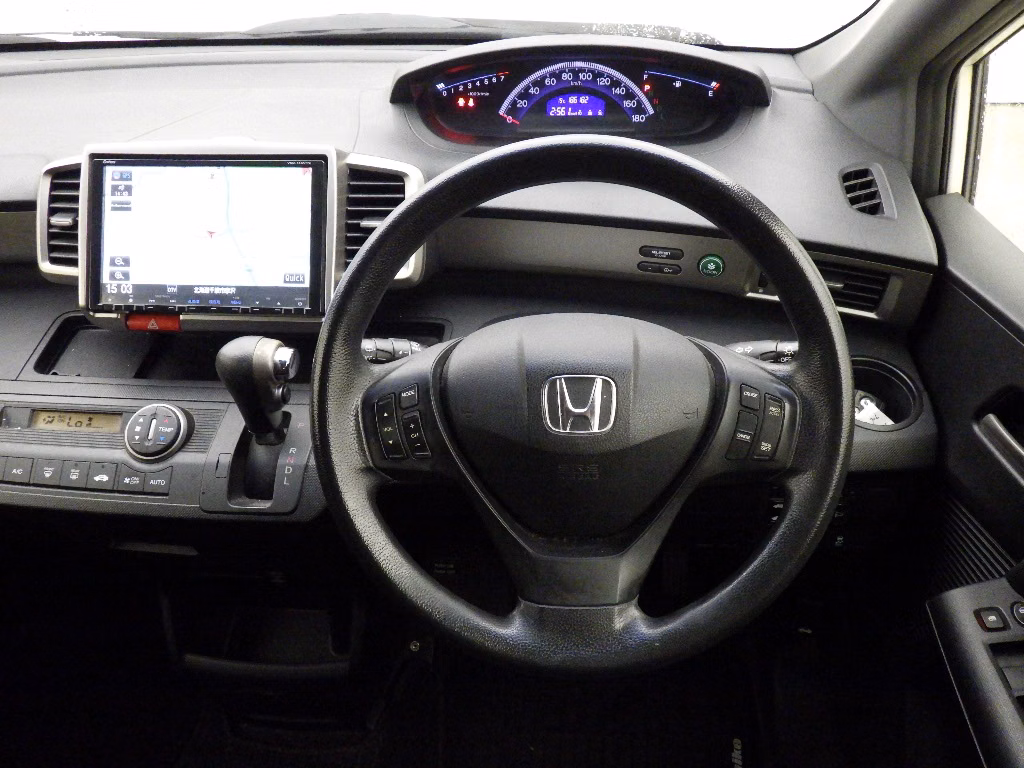 HONDA FREED SPIKE