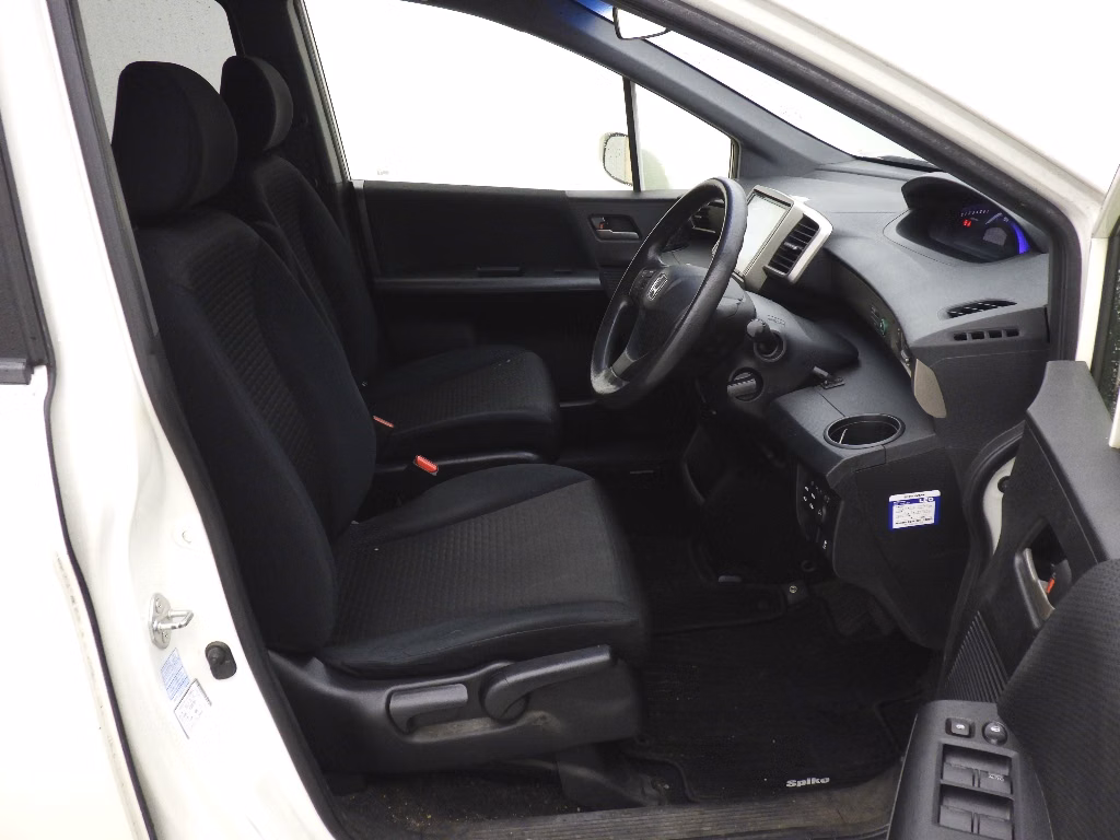 HONDA FREED SPIKE