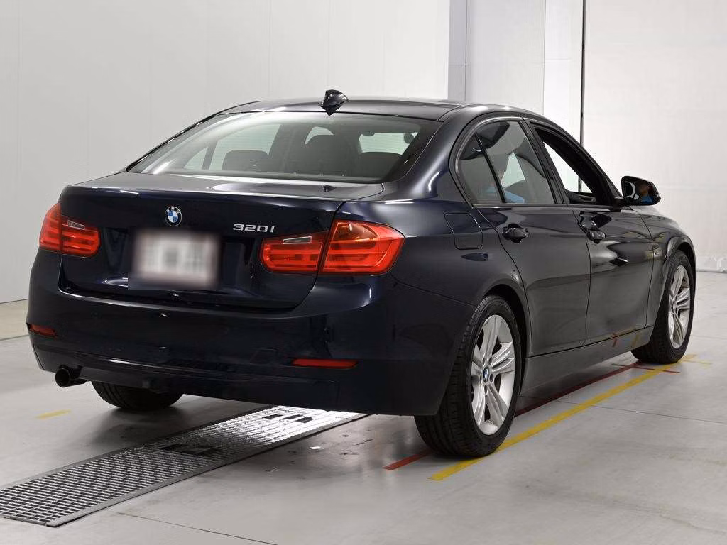 BMW 3-SERIES