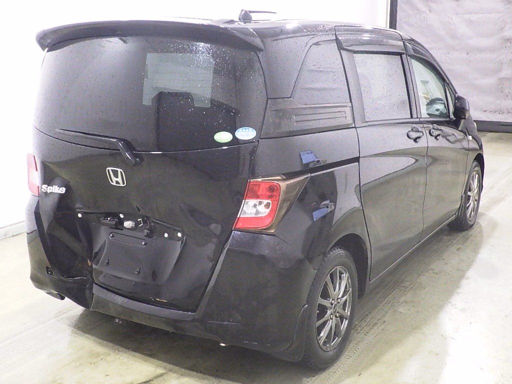 HONDA FREED SPIKE