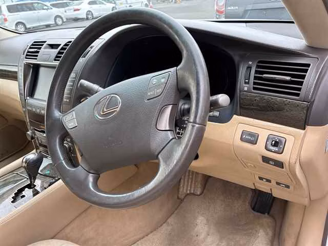 LEXUS LS460