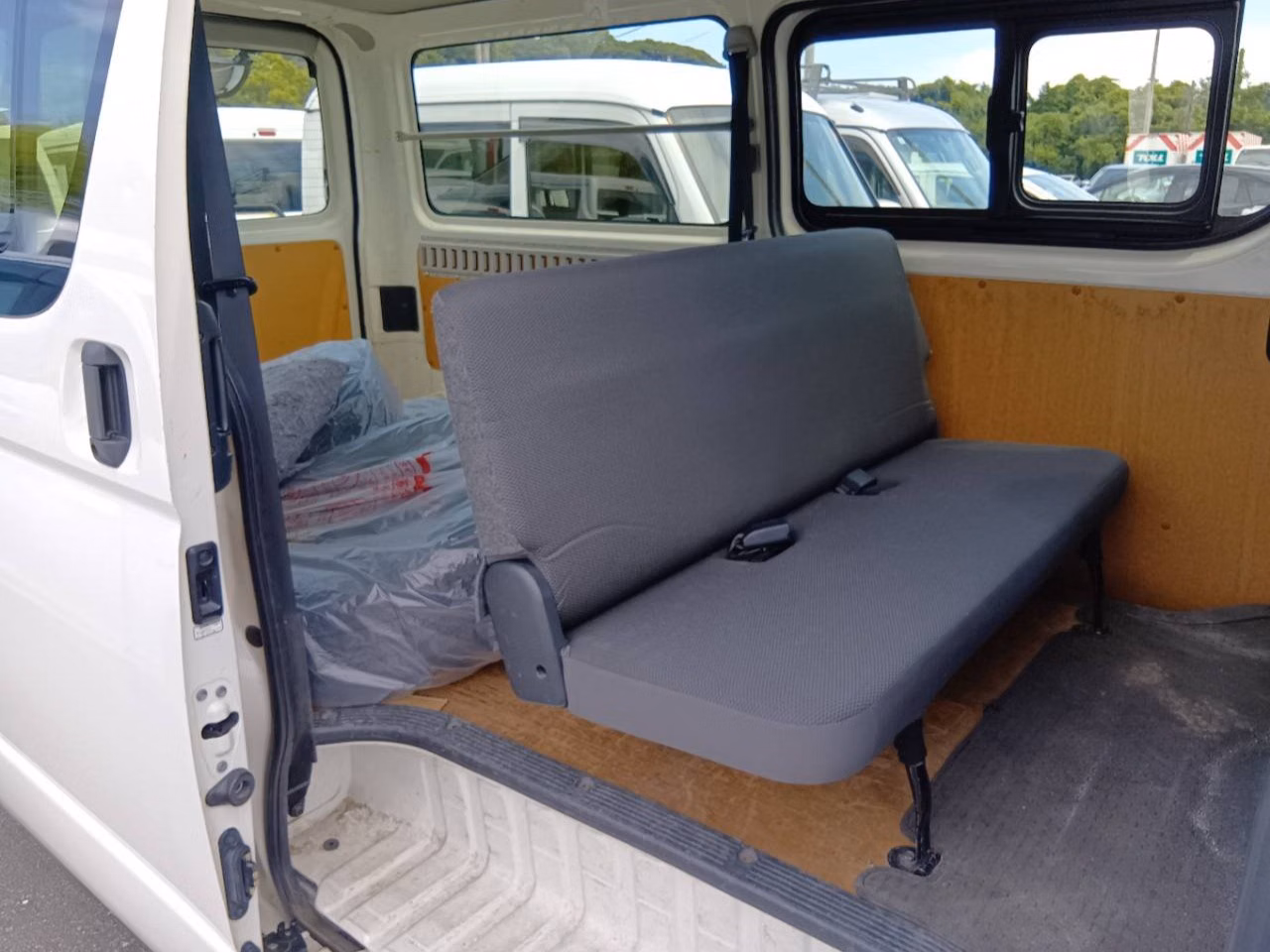 TOYOTA REGIUS ACE