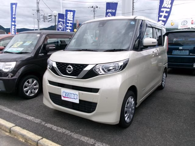 NISSAN ROOX