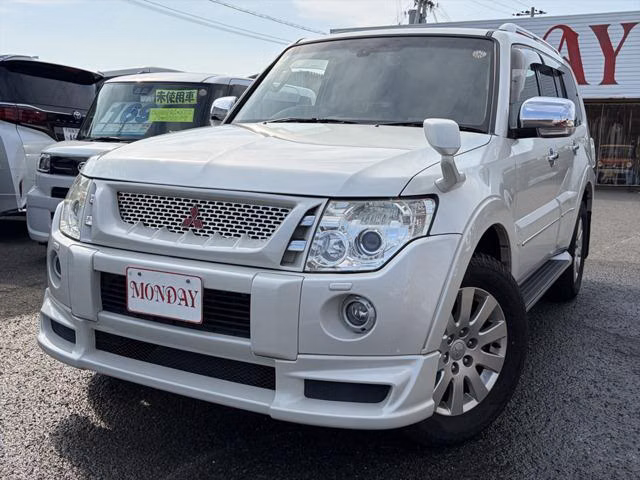MITSUBISHI PAJERO