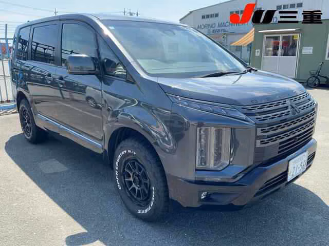 MITSUBISHI DELICA D:5