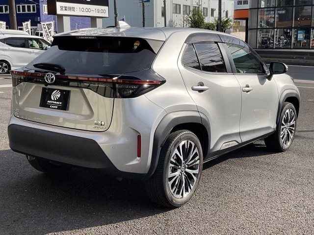 TOYOTA YARIS CROSS