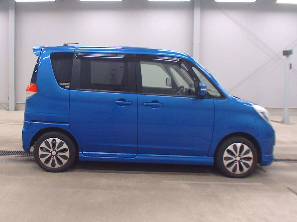 MITSUBISHI DELICA D:2