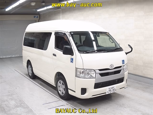 TOYOTA REGIUS ACE
