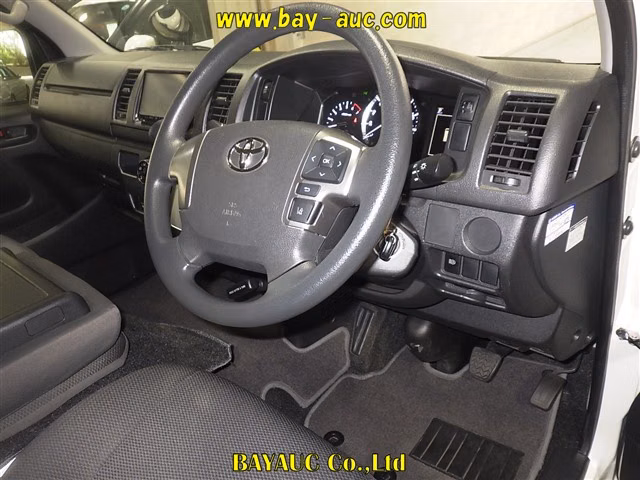 TOYOTA REGIUS ACE