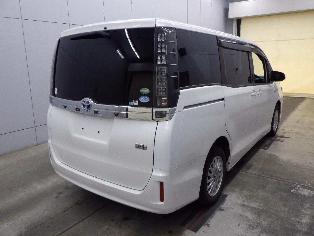 TOYOTA VOXY