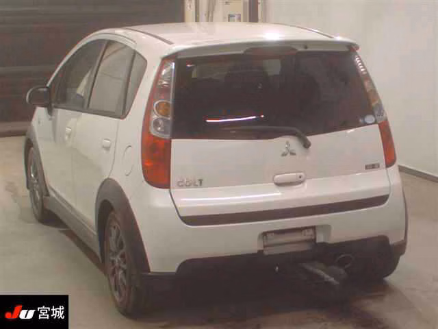 MITSUBISHI COLT