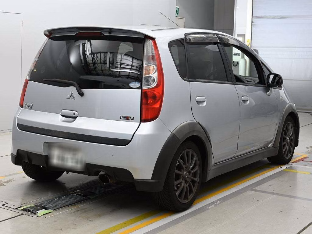MITSUBISHI COLT