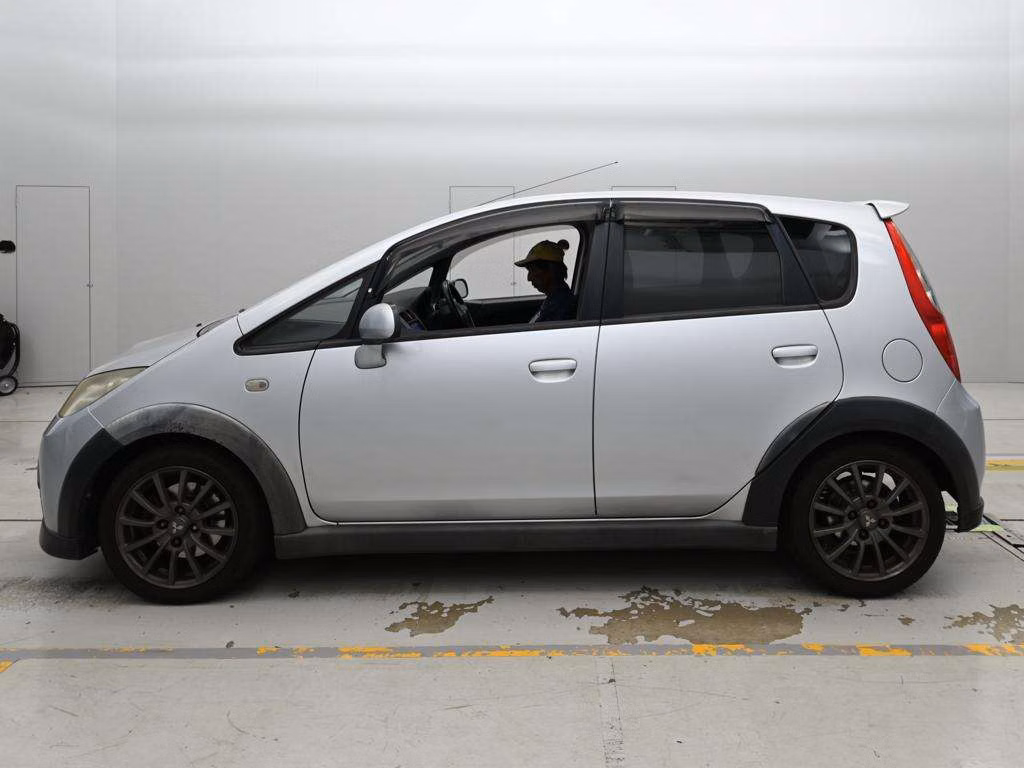 MITSUBISHI COLT