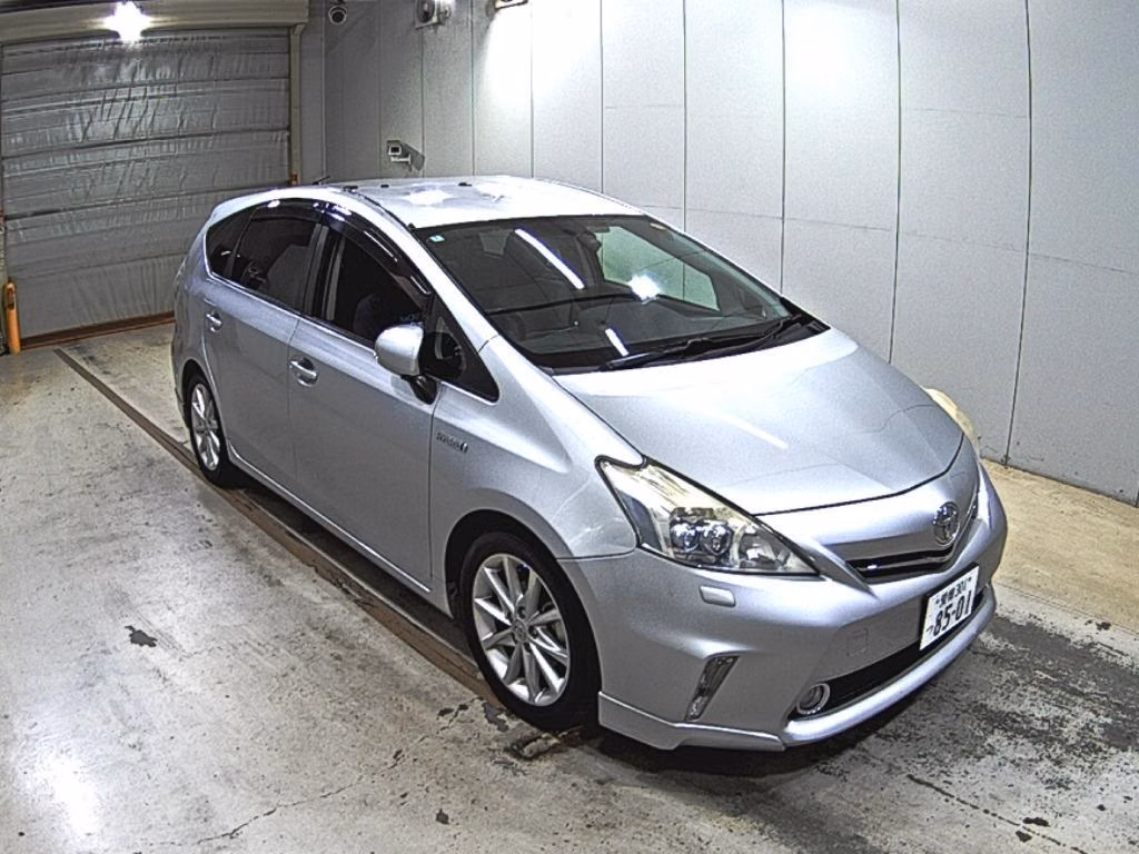 TOYOTA PRIUS ALPHA