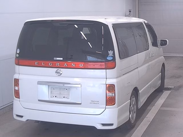 NISSAN ELGRAND