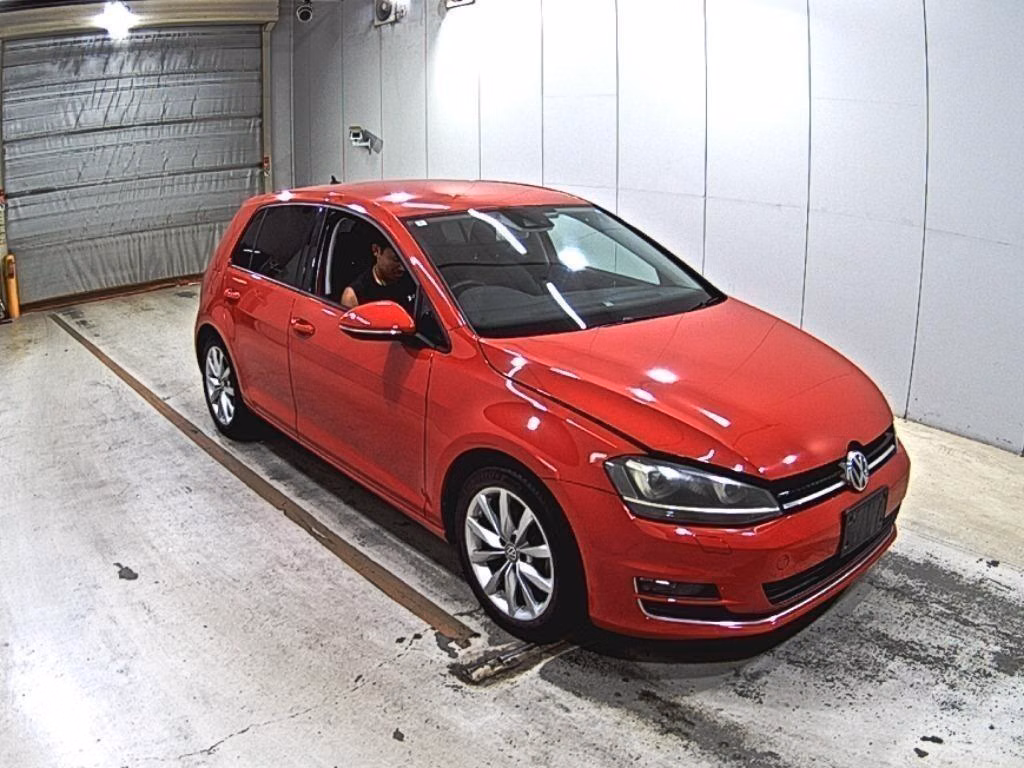VOLKSWAGEN GOLF