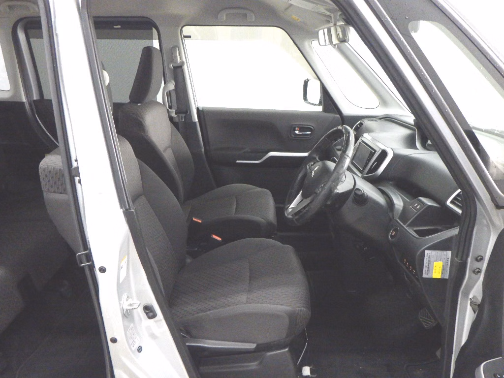 MITSUBISHI DELICA D:2