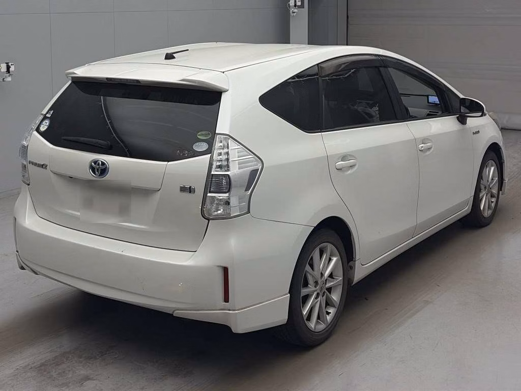 TOYOTA PRIUS ALPHA