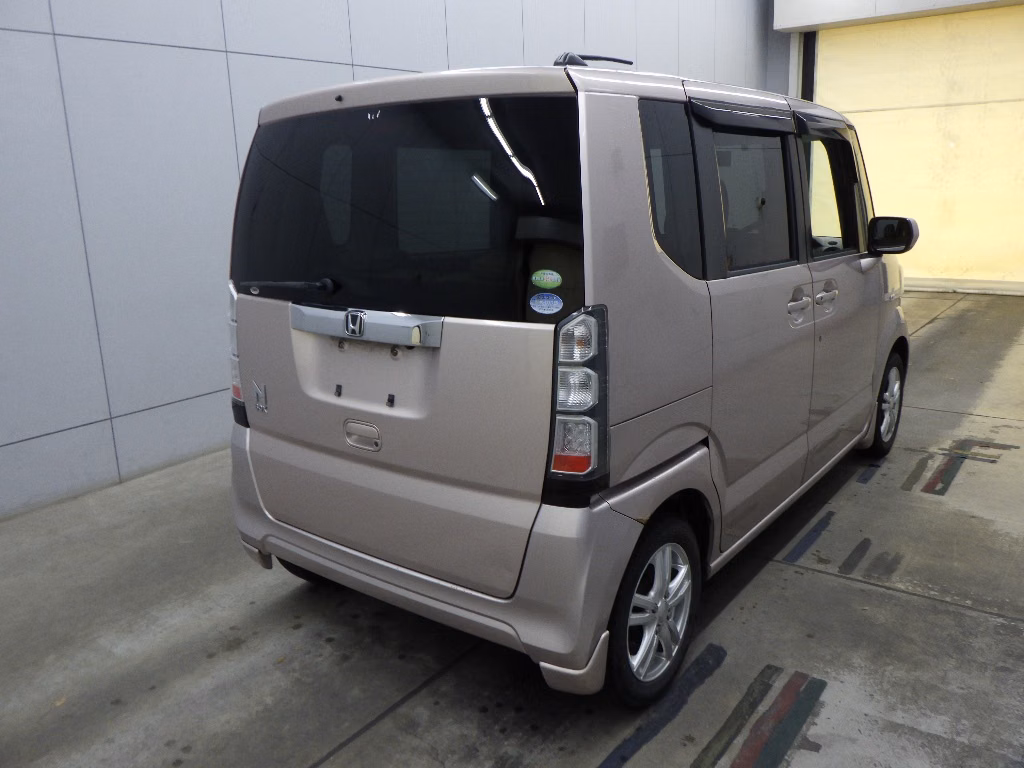 HONDA N-BOX