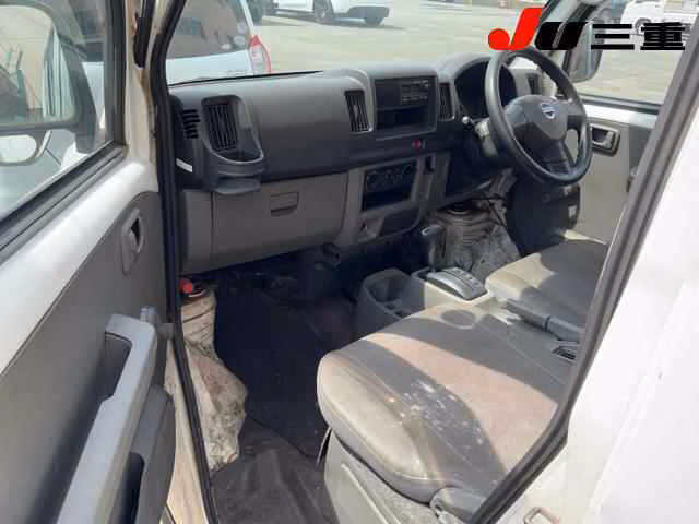 NISSAN CLIPPER