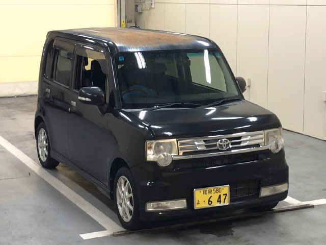 TOYOTA PIXIS SPACE