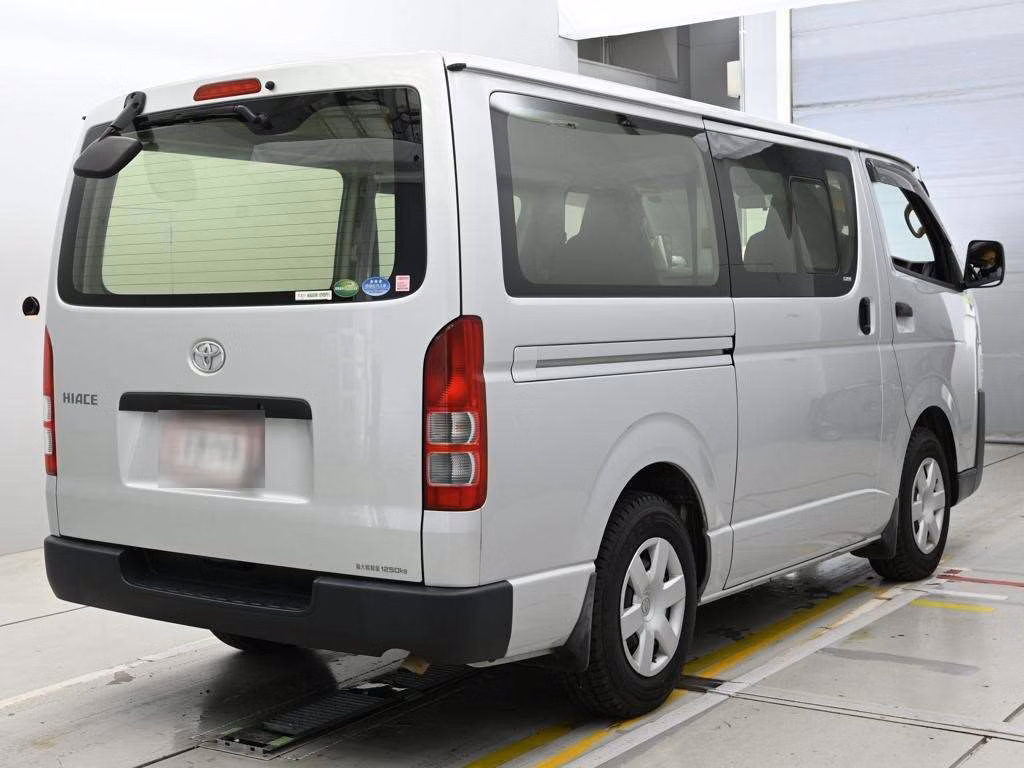 TOYOTA REGIUS ACE
